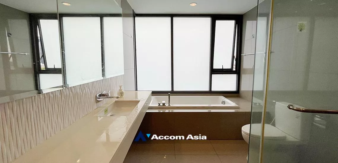 4  2 br Condominium For Rent in Sukhumvit ,Bangkok BTS Ekkamai at Rhythm Sukhumvit 42 AA21126