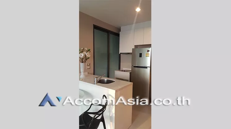  1 Bedroom  Condominium For Rent in Sukhumvit, Bangkok  near BTS Ekkamai (AA21160)