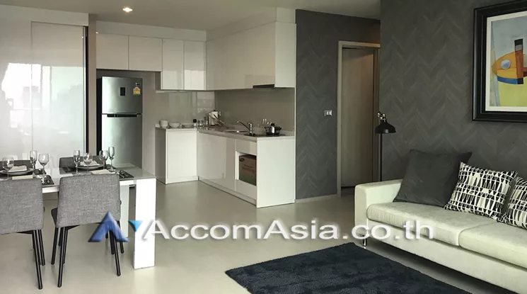  2 Bedrooms  Condominium For Rent in Sukhumvit, Bangkok  near BTS Ekkamai (AA21161)