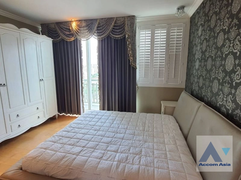  3 Bedrooms  Condominium For Rent in Sukhumvit, Bangkok  near BTS Asok - MRT Sukhumvit (AA21316)