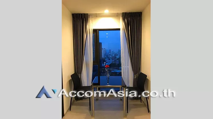  1 Bedroom  Condominium For Rent in Sukhumvit, Bangkok  near BTS Thong Lo (AA21325)