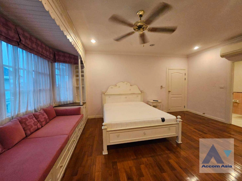 22  4 br House for rent and sale in Bang Na ,Bangkok BTS Bearing at Fantasia Villa 3  AA21327