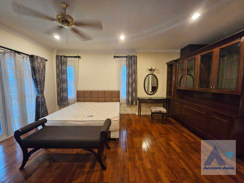 30  4 br House for rent and sale in Bang Na ,Bangkok BTS Bearing at Fantasia Villa 3  AA21327