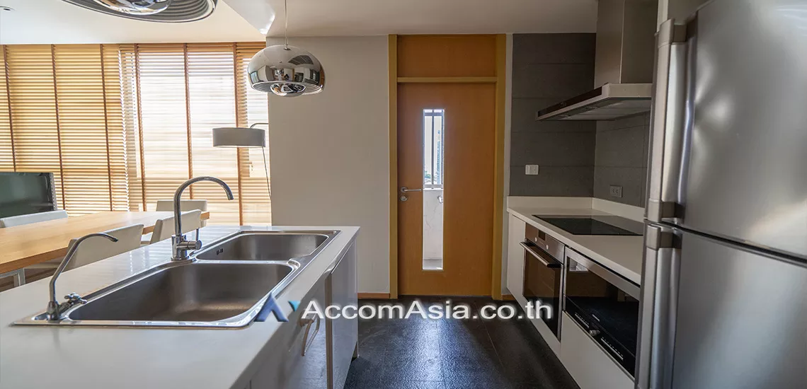  2 Bedrooms  Condominium For Rent in Sukhumvit, Bangkok  near BTS Thong Lo (AA21345)