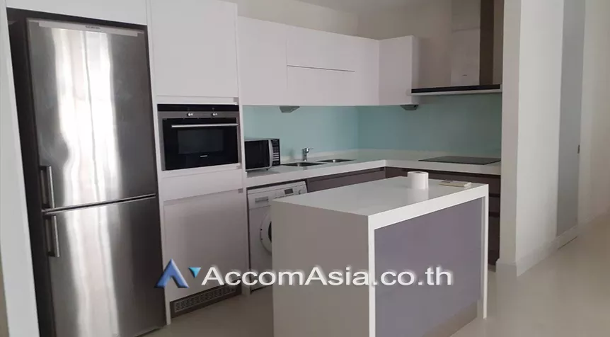  2 Bedrooms  Condominium For Rent in Ploenchit, Bangkok  near BTS Chitlom (AA21355)