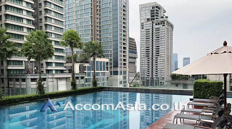  2 Bedrooms  Condominium For Rent in Ploenchit, Bangkok  near BTS Chitlom (AA21359)