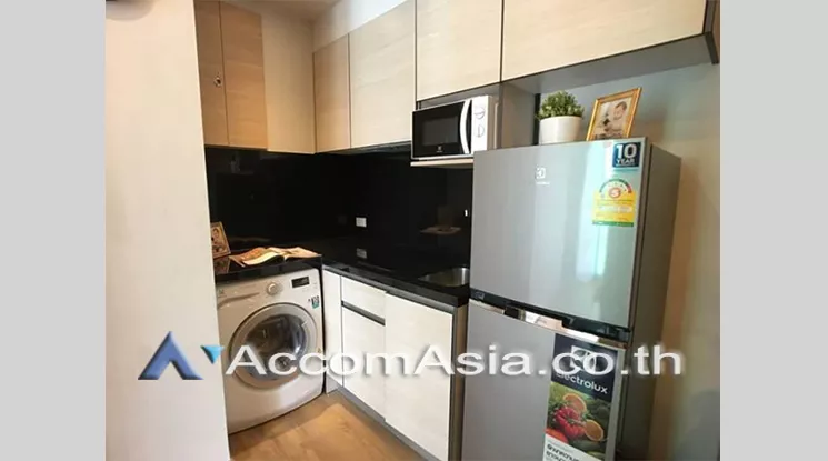  1 Bedroom  Condominium For Rent in Sukhumvit, Bangkok  near BTS Phrom Phong (AA21365)