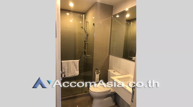  2 Bedrooms  Condominium For Rent in Sukhumvit, Bangkok  near BTS Ekkamai (AA21379)