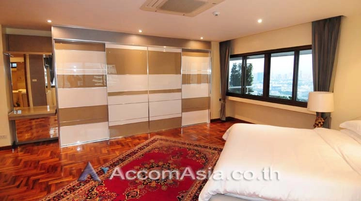  3 Bedrooms  Condominium For Rent in Sukhumvit, Bangkok  near BTS Nana (21314)