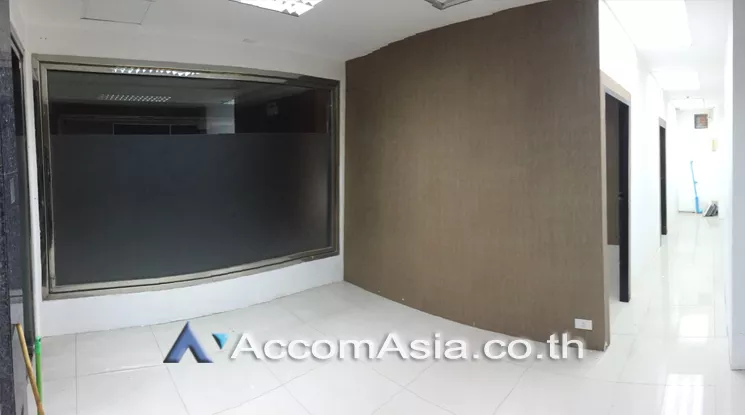  1  Office Space For Sale in Silom ,Bangkok BTS Chong Nonsi at Surawong Watthanakhan Building AA21439