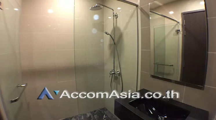  1 Bedroom  Condominium For Rent in Sukhumvit, Bangkok  near BTS Asok - MRT Sukhumvit (AA21444)