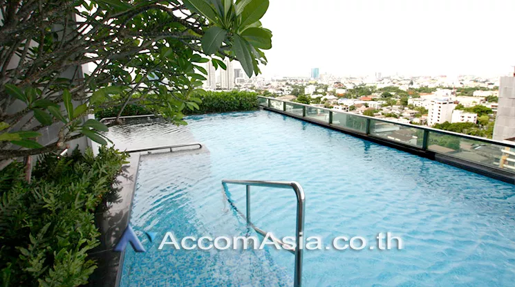  2 Bedrooms  Condominium For Sale in Sukhumvit, Bangkok  near BTS Thong Lo (AA21469)