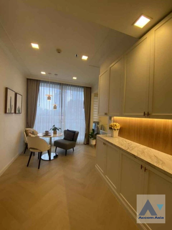  1 Bedroom  Condominium For Rent in Sukhumvit, Bangkok  near BTS Nana (AA21496)