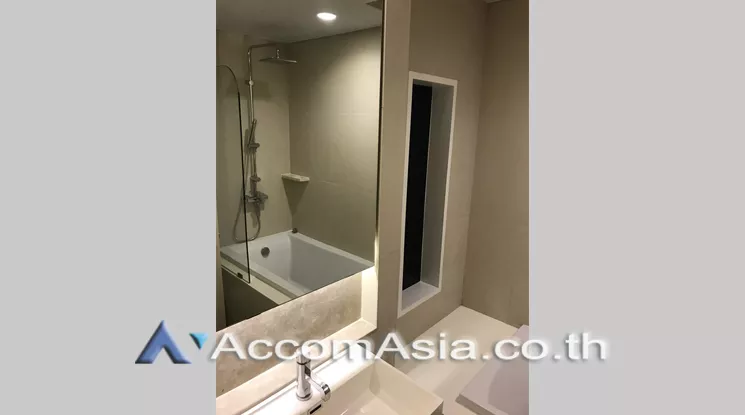  2 Bedrooms  Condominium For Rent in Sukhumvit, Bangkok  near BTS Phrom Phong (AA21500)