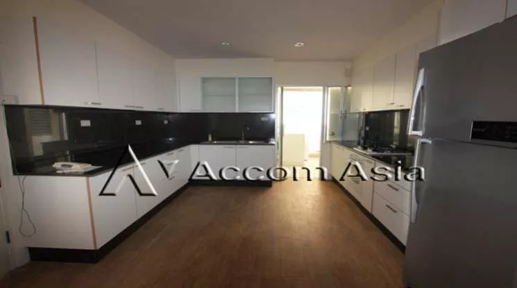  4 Bedrooms  Condominium For Rent in Sukhumvit, Bangkok  near BTS Nana (21321)