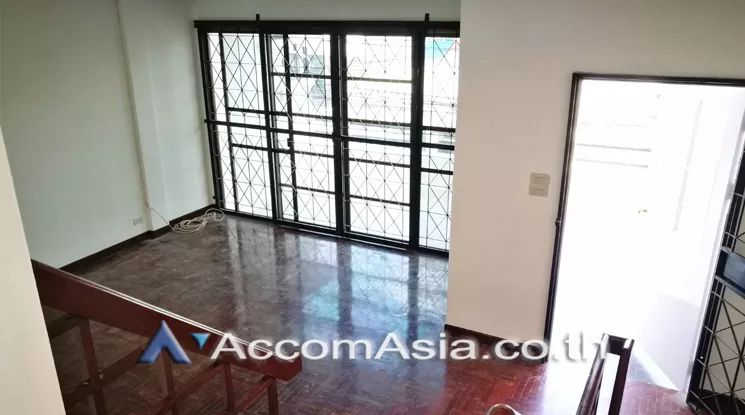  2  4 br House For Rent in Sukhumvit ,Bangkok BTS Phrom Phong AA21531