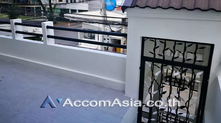 12  4 br House For Rent in Sukhumvit ,Bangkok BTS Phrom Phong AA21531