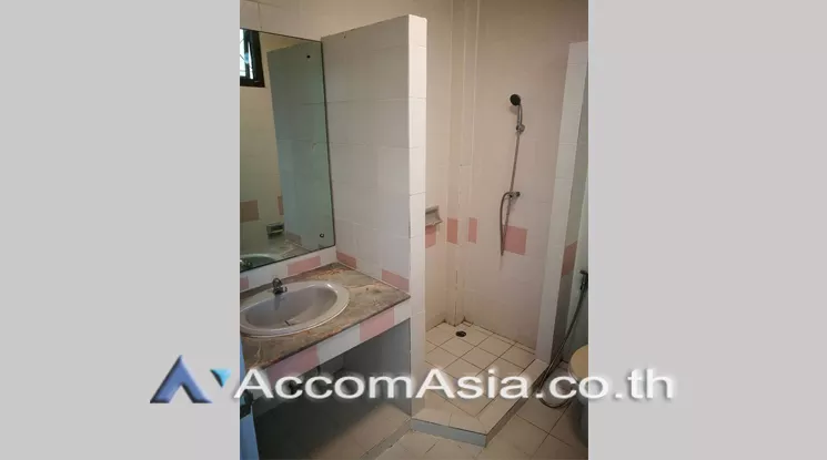 5  4 br House For Rent in Sukhumvit ,Bangkok BTS Phrom Phong AA21531