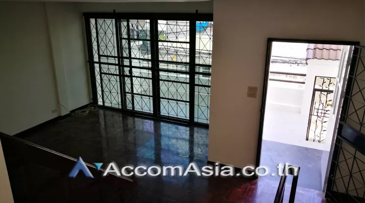 9  4 br House For Rent in Sukhumvit ,Bangkok BTS Phrom Phong AA21531