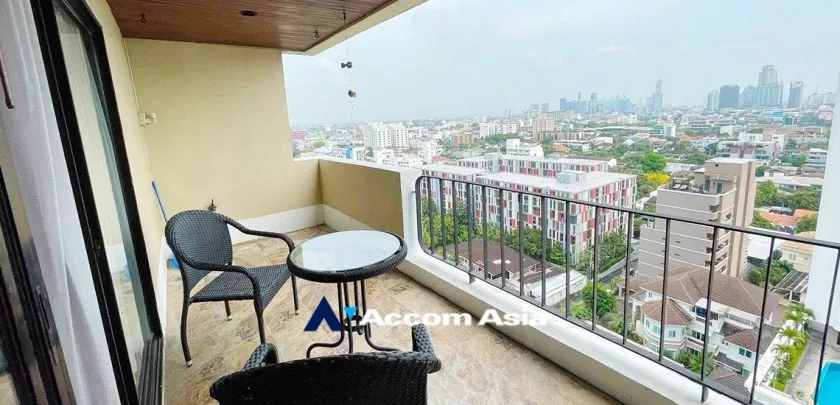 Pet friendly |  2 Bedrooms  Condominium For Rent in Sukhumvit, Bangkok  near BTS Ekkamai (AA21538)