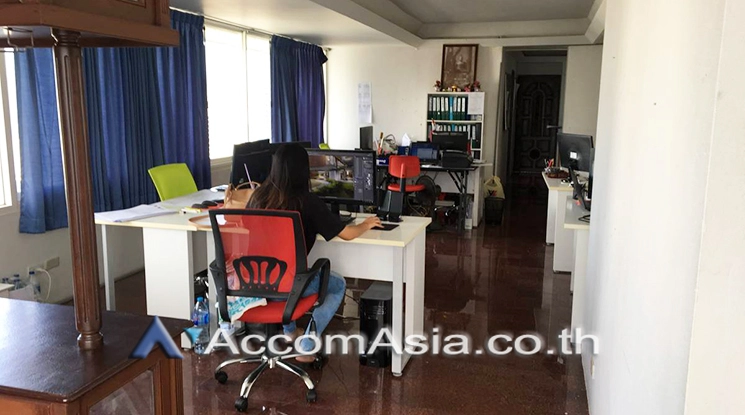  Condominium For Rent & Sale in Silom, Bangkok  near BTS Chong Nonsi (AA21540)