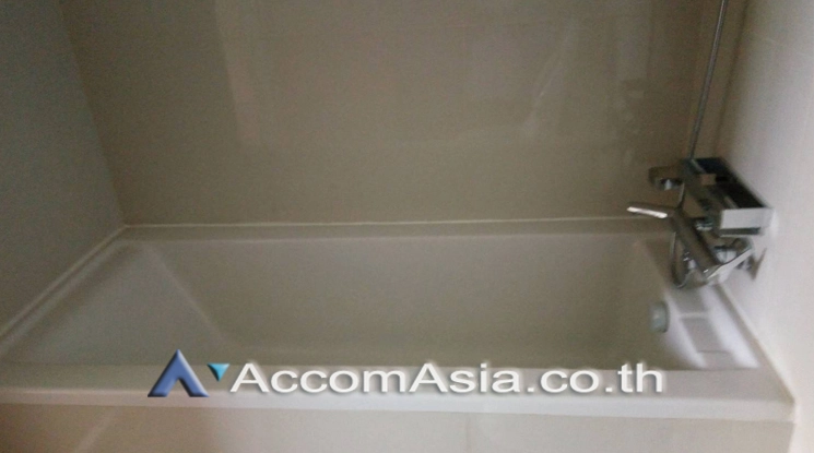  2 Bedrooms  Condominium For Rent in Sukhumvit, Bangkok  near BTS Phrom Phong (AA21570)