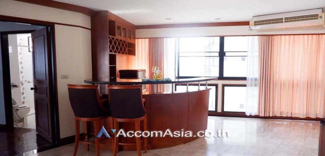 Pet friendly |  3 Bedrooms  Condominium For Rent & Sale in Sukhumvit, Bangkok  near BTS Phrom Phong (AA21575)