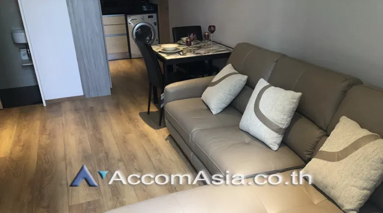  1 Bedroom  Condominium For Rent in Sukhumvit, Bangkok  near BTS Phrom Phong (AA21600)