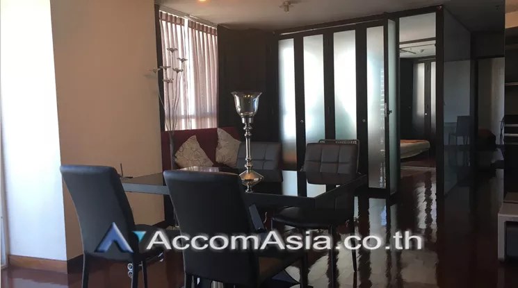  2 Bedrooms  Condominium For Rent in Ploenchit, Bangkok  near BTS Chitlom (AA21621)