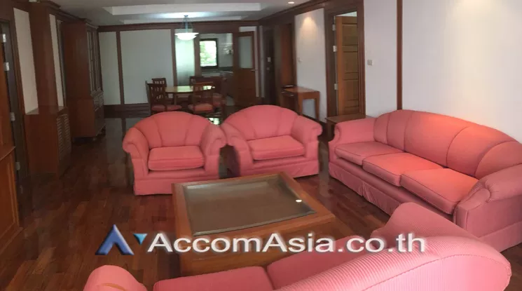  2 Bedrooms  Apartment For Rent in Sukhumvit, Bangkok  near BTS Nana (AA21627)