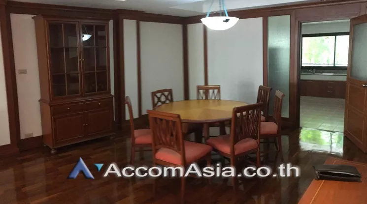  2 Bedrooms  Apartment For Rent in Sukhumvit, Bangkok  near BTS Nana (AA21627)