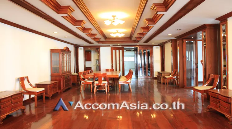  4 Bedrooms  Condominium For Rent in Sukhumvit, Bangkok  near BTS Nana (21335)