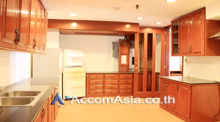  4 Bedrooms  Condominium For Rent in Sukhumvit, Bangkok  near BTS Nana (21335)