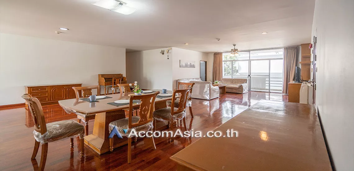 Big Balcony |  3 Bedrooms  Apartment For Rent in Sukhumvit, Bangkok  near BTS Phrom Phong (AA21674)