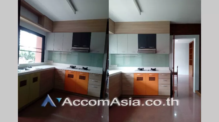  3 Bedrooms  Apartment For Rent in Sukhumvit, Bangkok  near BTS Phrom Phong (AA21696)