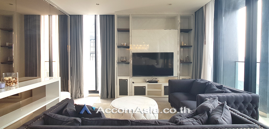 Duplex Condo |  3 Bedrooms  Condominium For Rent in Ploenchit, Bangkok  near BTS Ploenchit (AA21746)