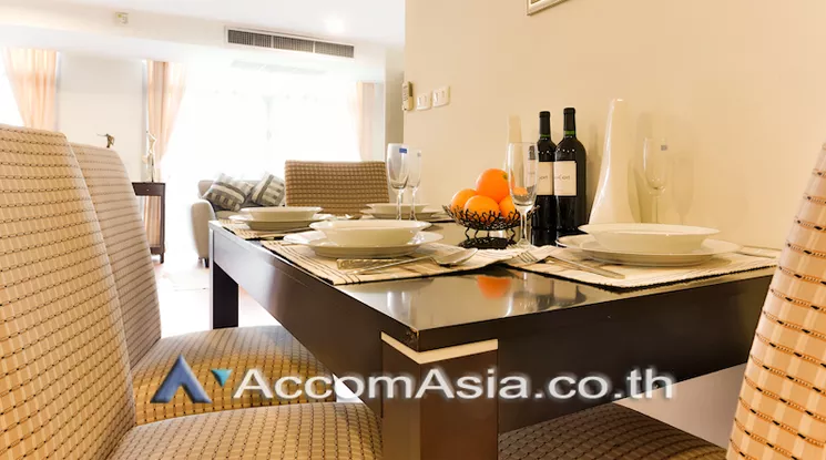  2 Bedrooms  Apartment For Rent in Sukhumvit, Bangkok  near BTS Phrom Phong (AA21766)