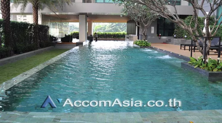  2 Bedrooms  Condominium For Rent in Sukhumvit, Bangkok  near BTS Asok (AA21772)