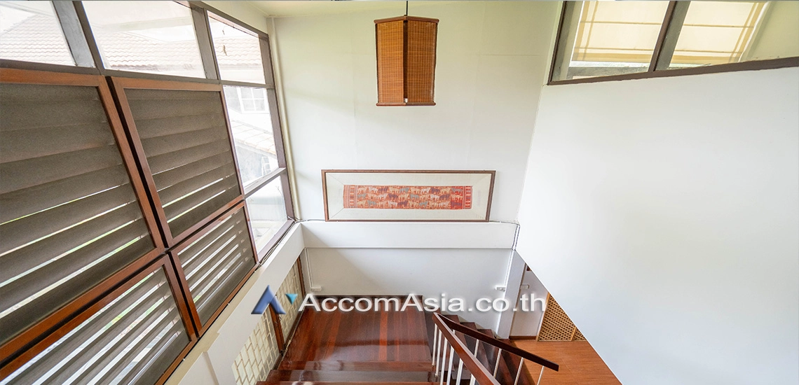 7  3 br House For Rent in Sukhumvit ,Bangkok BTS Ekkamai AA21780