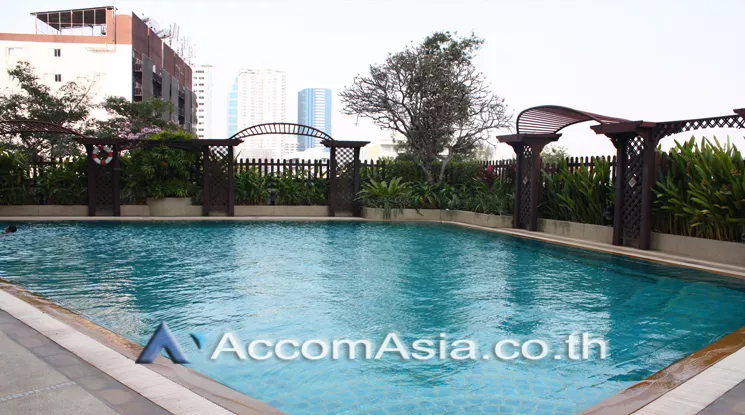  4 Bedrooms  Condominium For Rent in Sukhumvit, Bangkok  near BTS Nana (AA21790)