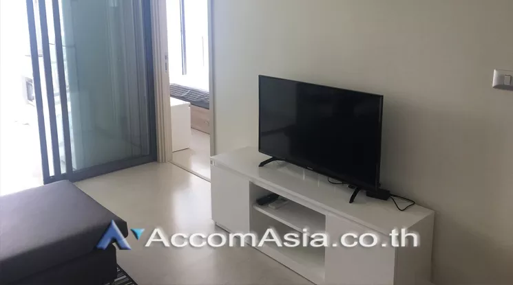  1 Bedroom  Condominium For Rent in Sukhumvit, Bangkok  near BTS Ekkamai (AA21809)