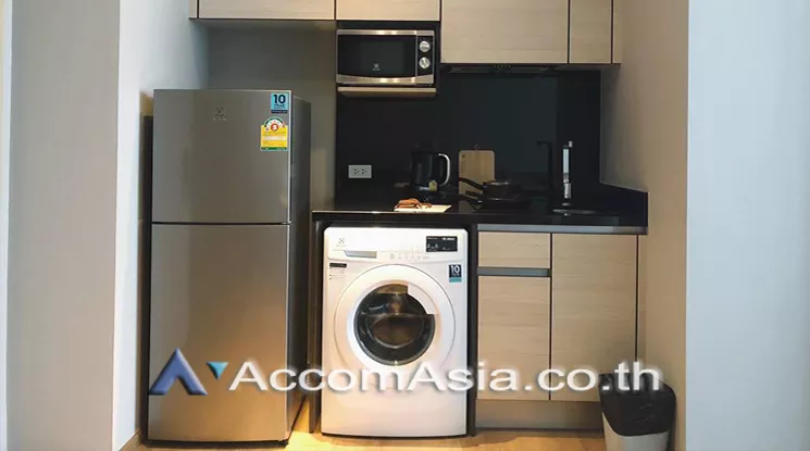  1 Bedroom  Condominium For Rent in Sukhumvit, Bangkok  near BTS Phrom Phong (AA21837)