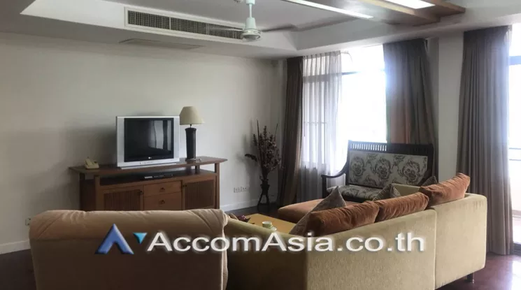  3 Bedrooms  Apartment For Rent in Sukhumvit, Bangkok  near BTS Phrom Phong (AA21854)