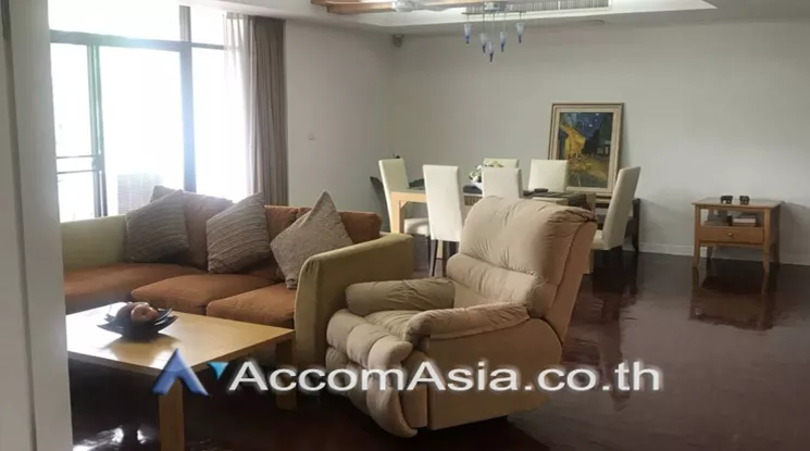  3 Bedrooms  Apartment For Rent in Sukhumvit, Bangkok  near BTS Phrom Phong (AA21854)