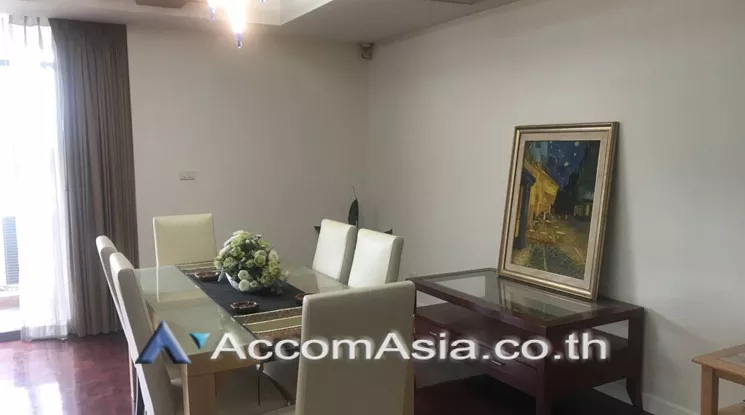  3 Bedrooms  Apartment For Rent in Sukhumvit, Bangkok  near BTS Phrom Phong (AA21854)