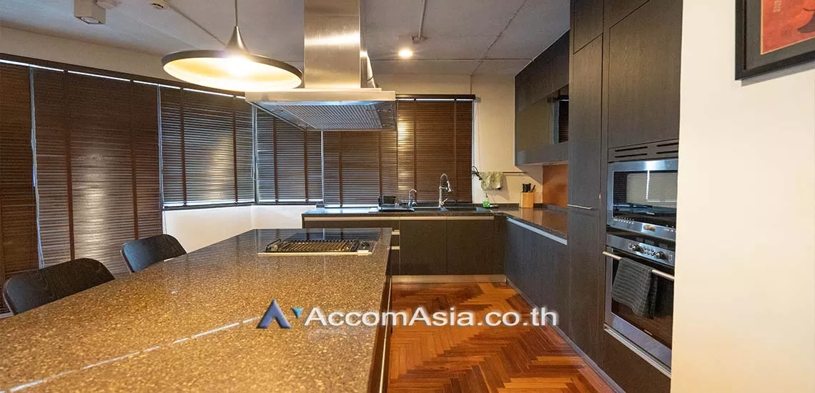  2 Bedrooms  Condominium For Rent in Sukhumvit, Bangkok  near BTS Asok - MRT Sukhumvit (AA21864)