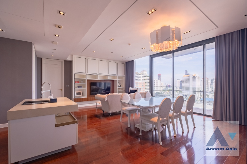 Pet friendly |  2 Bedrooms  Condominium For Rent & Sale in Sukhumvit, Bangkok  near BTS Phrom Phong (AA21892)