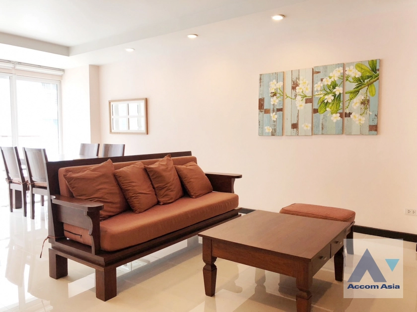  2 Bedrooms  Condominium For Sale in Sukhumvit, Bangkok  near BTS Ekkamai (AA21902)