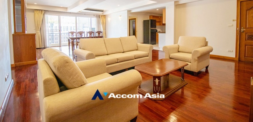 Pet friendly |  3 Bedrooms  Apartment For Rent in Ploenchit, Bangkok  near BTS Ploenchit (AA21938)