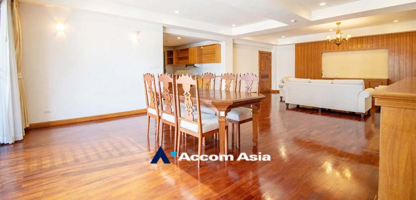 Pet friendly |  3 Bedrooms  Apartment For Rent in Ploenchit, Bangkok  near BTS Ploenchit (AA21938)